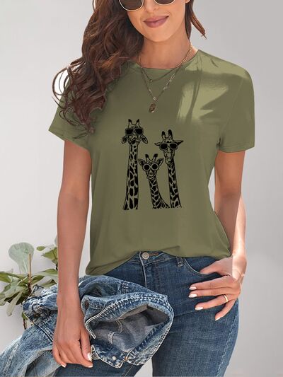 Giraffe Graphic T-Shirt